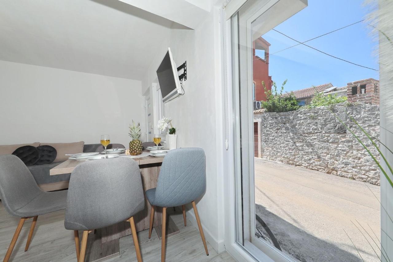 Holiday Home Maria One Minute From -Beach Zadar Exterior photo
