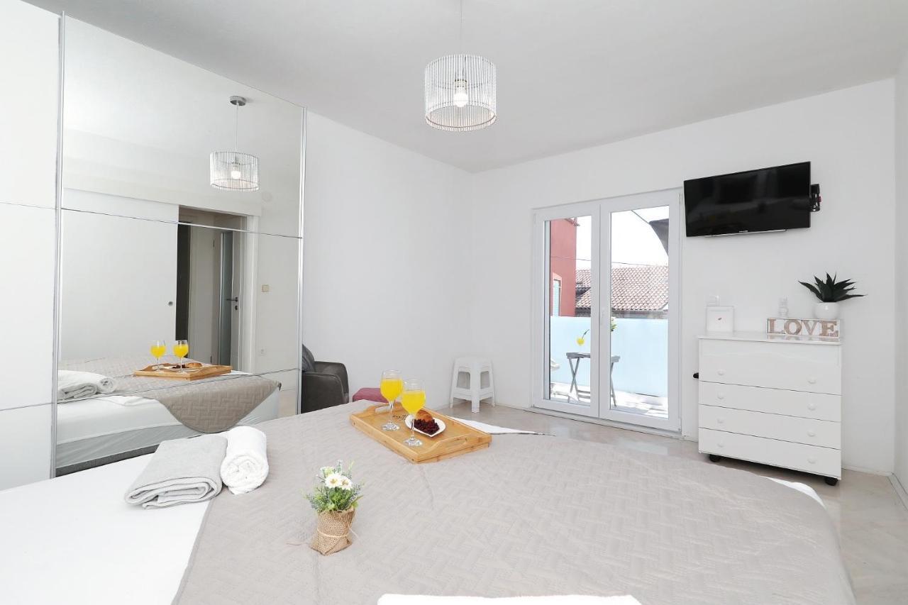 Holiday Home Maria One Minute From -Beach Zadar Exterior photo