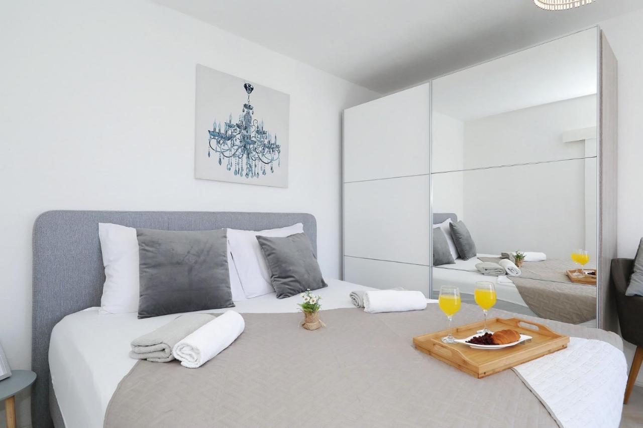 Holiday Home Maria One Minute From -Beach Zadar Exterior photo
